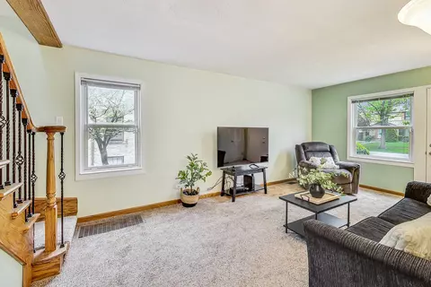237 E Washington St, Des Plaines, IL 60016 photo 4