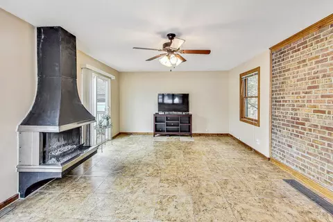 237 E Washington St, Des Plaines, IL 60016 photo 11