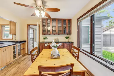 237 E Washington St, Des Plaines, IL 60016 photo 8