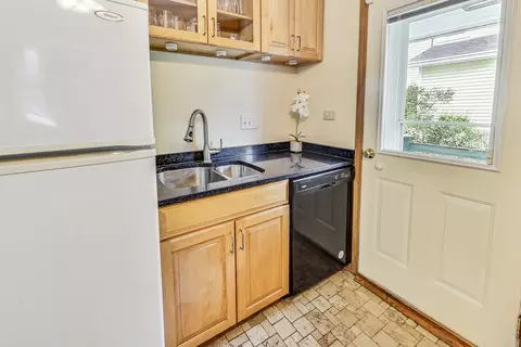 237 E Washington St, Des Plaines, IL 60016 photo 7