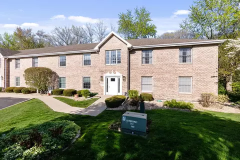 301 N Airlite St #C, Elgin, IL 60123