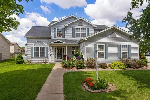 905 Indigo Dr, Savoy, IL 61874