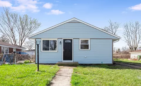 50 W 141st St, Dixmoor, IL 60426