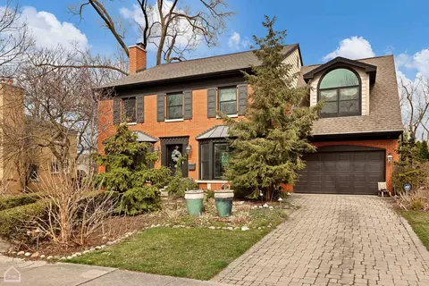453 S Parkview Ave, Elmhurst, IL 60126