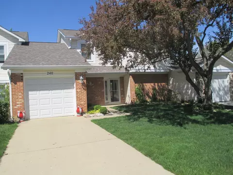 240 Stanyon Ln, Bloomingdale, IL 60108