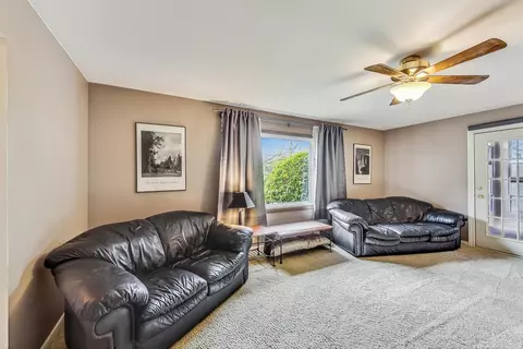 904 Houston Ave, Elgin, IL 60120 photo 6