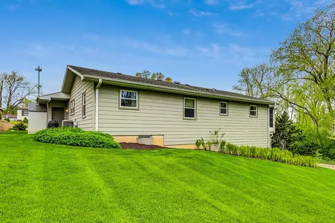 904 Houston Ave, Elgin, IL 60120 photo 37