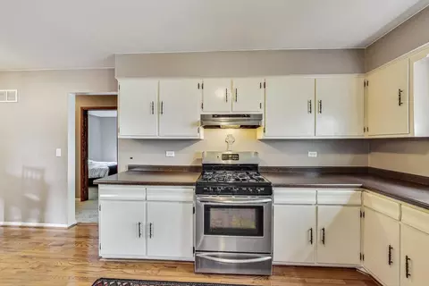 904 Houston Ave, Elgin, IL 60120 photo 11