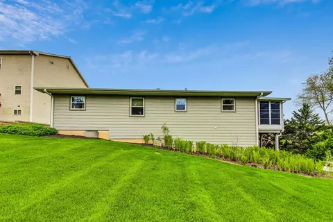 904 Houston Ave, Elgin, IL 60120 photo 36