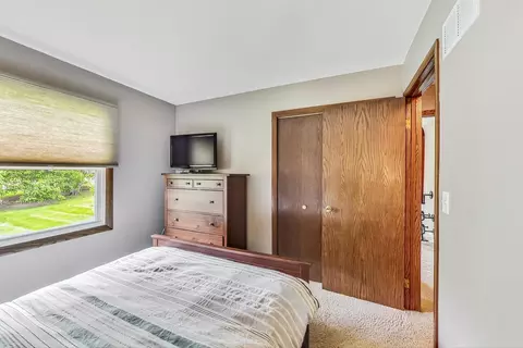 904 Houston Ave, Elgin, IL 60120 photo 17