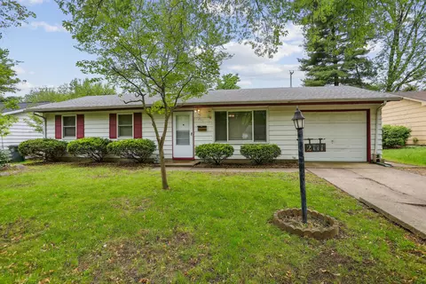 2111 E Country Squire Dr, Urbana, IL 61802