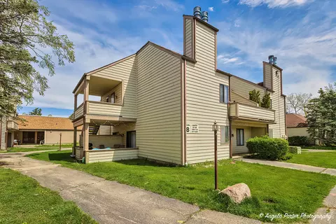 3310 Berwyn Ave #224, North Chicago, IL 60064