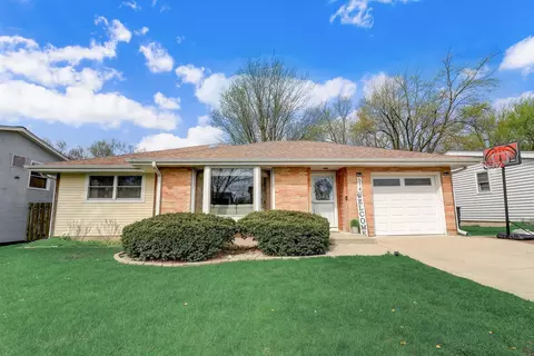 514 Hillcrest Ln, Lindenhurst, IL 60046