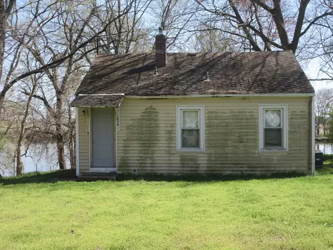 514 1st St E, Lyndon, IL 61261