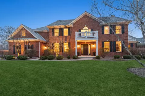 1301 Hackberry Ct, Libertyville, IL 60048