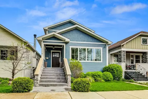 1748 W Bryn Mawr Ave, Chicago, IL 60660