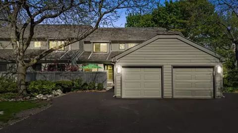 237 Timber Ridge Ln, Lake Barrington, IL 60010