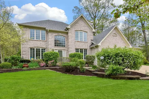 3006 King Richard Cir, Saint Charles, IL 60174