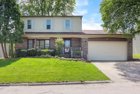 724 Buffalo Cir, Carol Stream, IL 60188