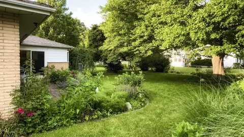 Exterior - 400 Grandview Dr, Normal, IL 61761 photo 7 of 9