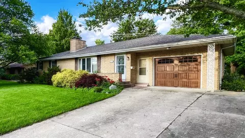 Exterior - 400 Grandview Dr, Normal, IL 61761 photo 3 of 9