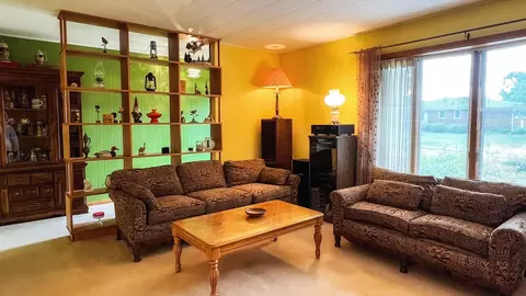 Living - 400 Grandview Dr, Normal, IL 61761 photo 1 of 6