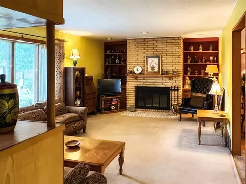 Living - 400 Grandview Dr, Normal, IL 61761 photo 2 of 6