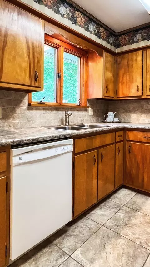 Kitchen - 400 Grandview Dr, Normal, IL 61761 photo 3 of 6