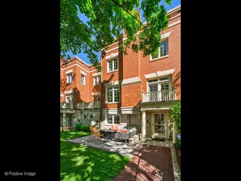 1426 W Wrightwood Ave, Chicago, IL 60614