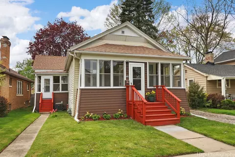 520 N Ash St, Waukegan, IL 60085