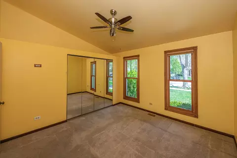 Bedroom - 1350 Riverwood Dr, Algonquin, IL 60102 photo 1 of 4