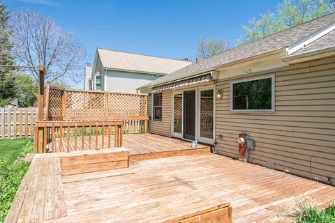 Exterior - 1350 Riverwood Dr, Algonquin, IL 60102 photo 4 of 4