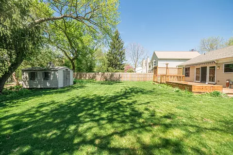 Exterior - 1350 Riverwood Dr, Algonquin, IL 60102 photo 3 of 4