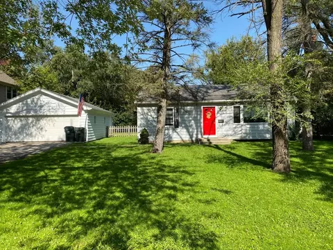 2260 Woodlawn Rd, Northbrook, IL 60062