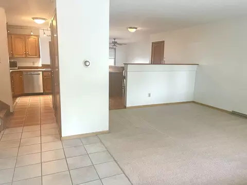 2102 Crescent Dr, Peru, IL 61354 photo 10