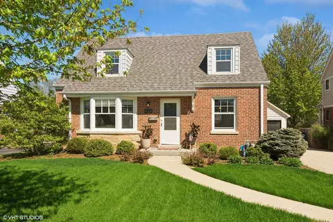 409 N Douglas Ave, Arlington Heights, IL 60004