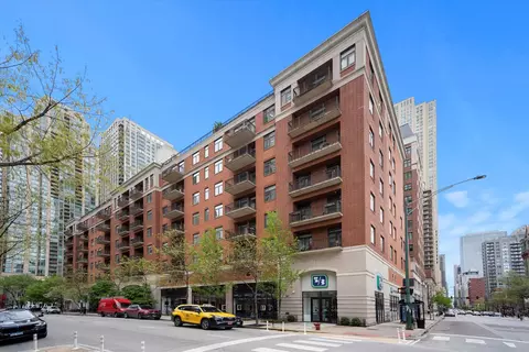 33 W Huron St #304, Chicago, IL 60654