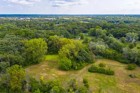 230 Oakdene Dr, Barrington Hills, IL 60010