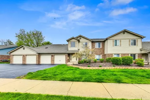 1731 Chesapeake Ln #4, Schaumburg, IL 60193