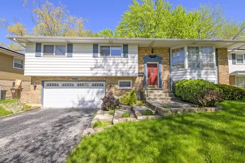 17731 Cherrywood Ln, Homewood, IL 60430