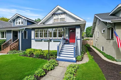 921 S Kenilworth Ave, Oak Park, IL 60304