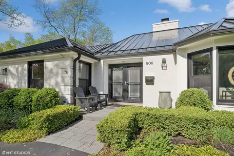 900 Pine Tree Ln, Winnetka, IL 60093