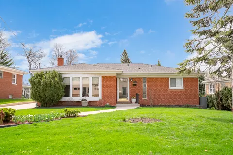 502 W 3rd St, Elmhurst, IL 60126