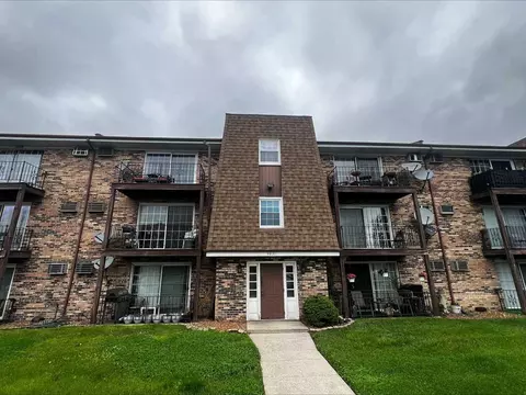 9821 Nottingham Ave #308, Chicago Ridge, IL 60415