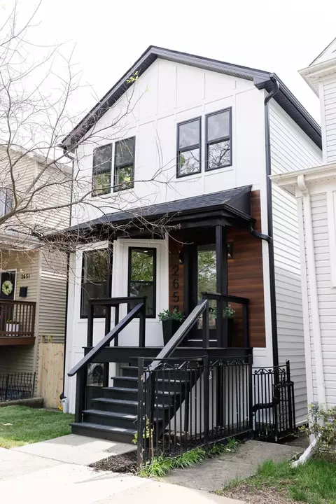 2653 W George St, Chicago, IL 60618