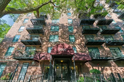 3900 N Pine Grove Ave #705, Chicago, IL 60613