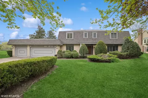 1033 Coventry Dr, Lake Forest, IL 60045