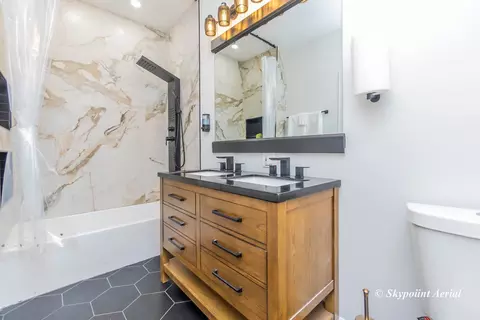 Bath - 849 E 64th Pl, Chicago, IL 60637 photo 2 of 4