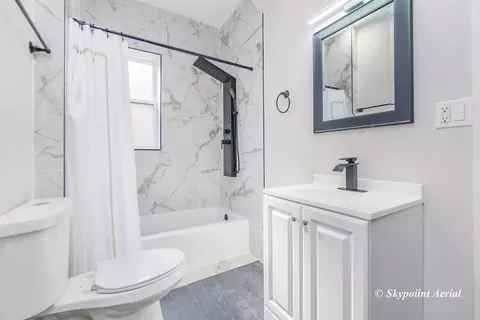 Bath - 849 E 64th Pl, Chicago, IL 60637 photo 4 of 4