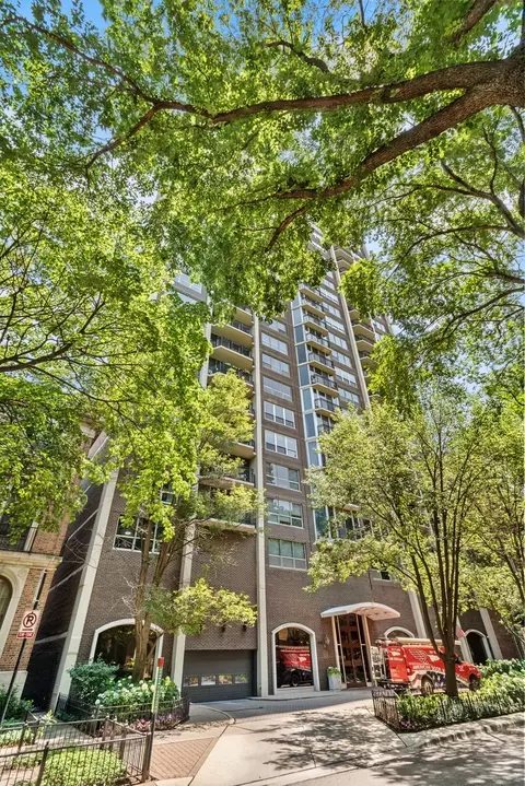 1515 N Astor St #22BC, Chicago, IL 60610